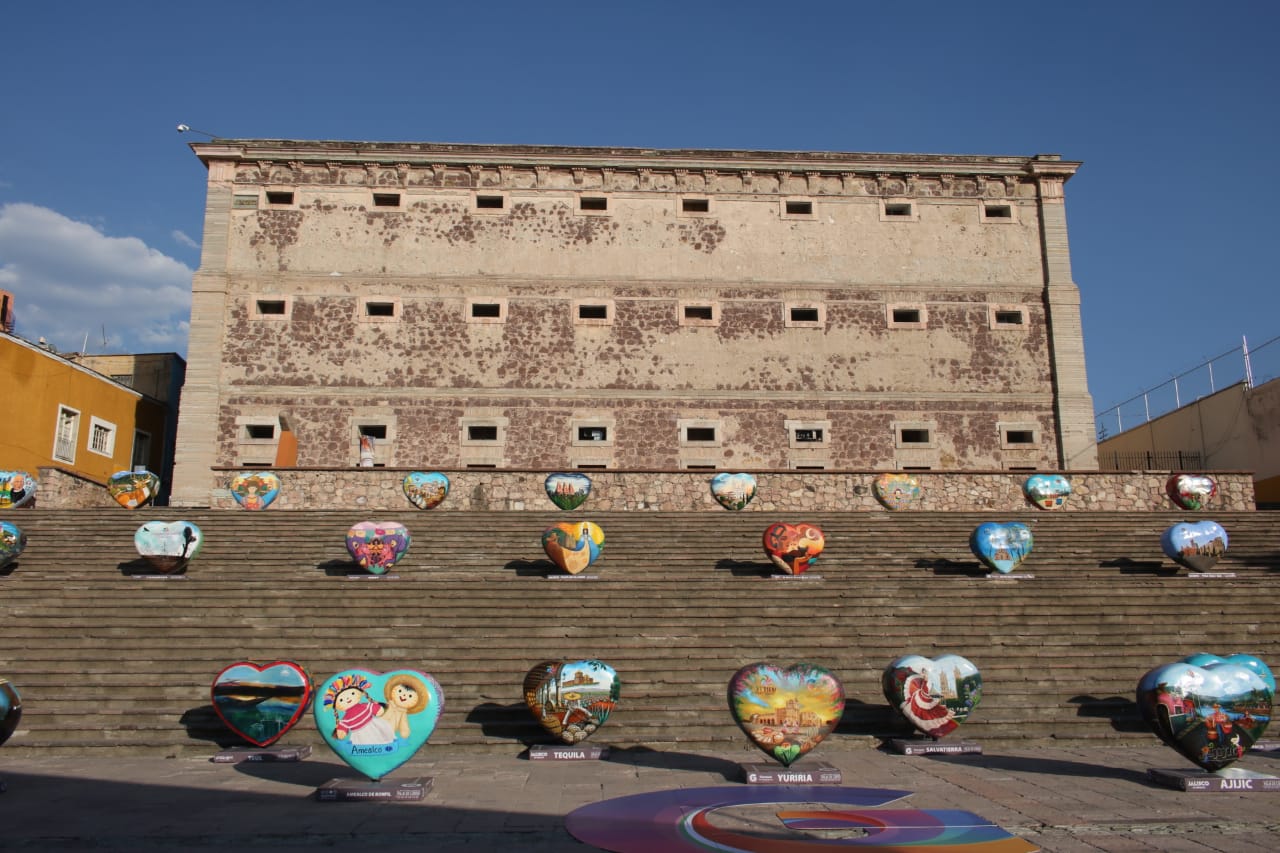 el latido mágico, 34 corazones representando los pueblos mágicos del centro occidente de nuestro país